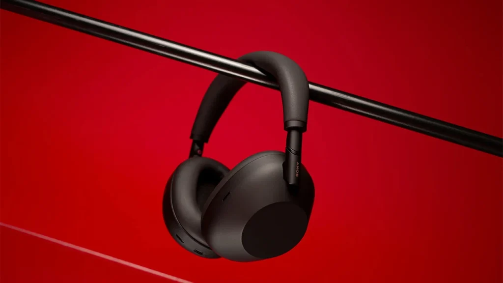 Key features of the Sony WH-1000XM6 Wireless Noise Cancelling Headphones highlight superior sound, comfort, and advanced technology.